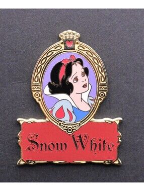 Disney DLR Snow White Princess Portrait Series Pin (C7)